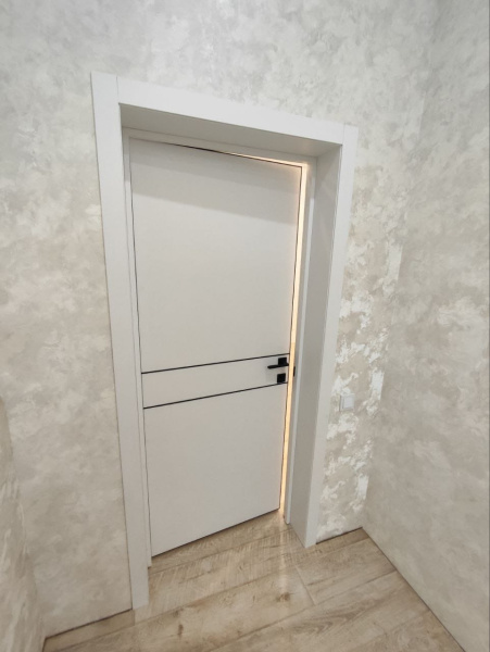 Межкомнатная дверь FlyDoors MATRIX 52 AB Эмалит