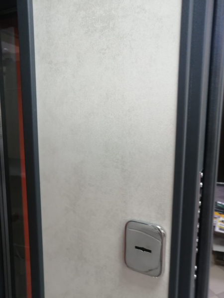 Входная дверь с терморазрывом Berserker TERMAX LUMYA