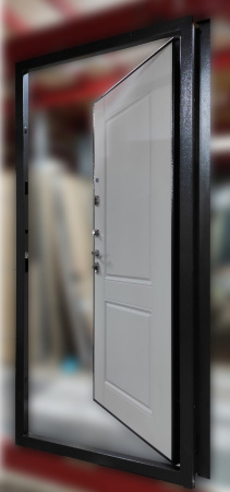 Входная дверь Берлога Тринити Нова Ромео