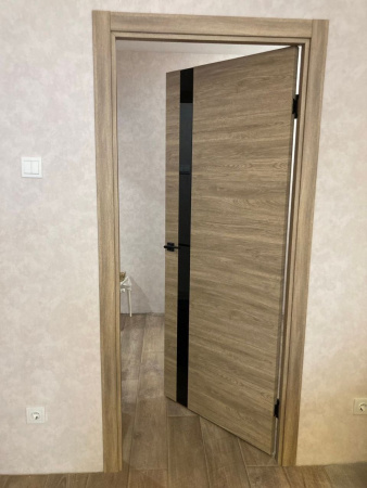 Межкомнатная дверь VFD Solo ДО Red Oak/ Black Gloss 800х2000