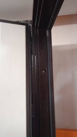 Входная дверь Страж 3К Броня Классика Антик медь/ Ясень белый 860х2050 Правое