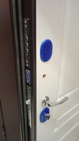 Входная дверь Страж 3К Броня Классика Антик медь/ Ясень белый 860х2050 Правое