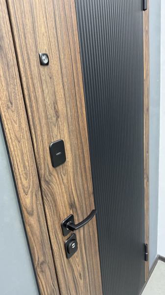 Входная дверь BOST Верона Черная шагрень/ Черная шагрень 860х2070 Левое