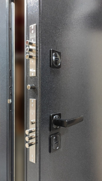 Входная дверь с терморазрывом Argus Тепло Муар графит 7021 Ивен