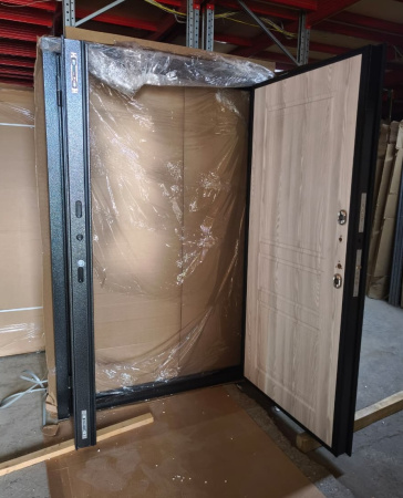 Входная дверь с терморазрывом Argus (ЕК1/279) Антик Серебро / Гаральд Ясень ривьера айс 1300х2050 Правое