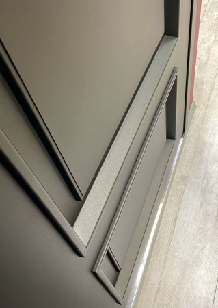 Входная дверь с терморазрывом AGAT Сургут Муар коричневый с блестками/ Белый 960х2050 Правое