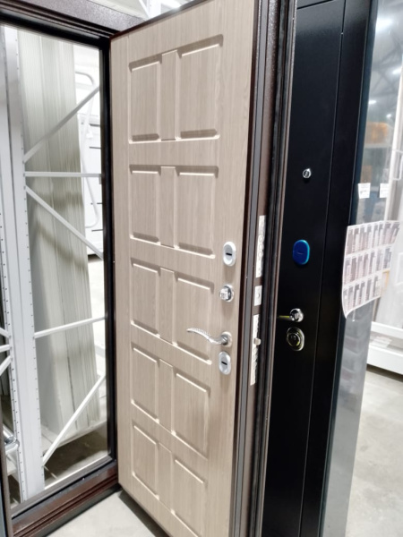 Входная дверь с терморазрывом Страж 3К Тепло Ель карпатская