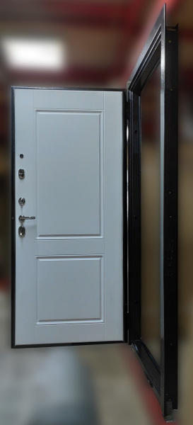 Входная дверь Берлога Тринити Нова Ромео