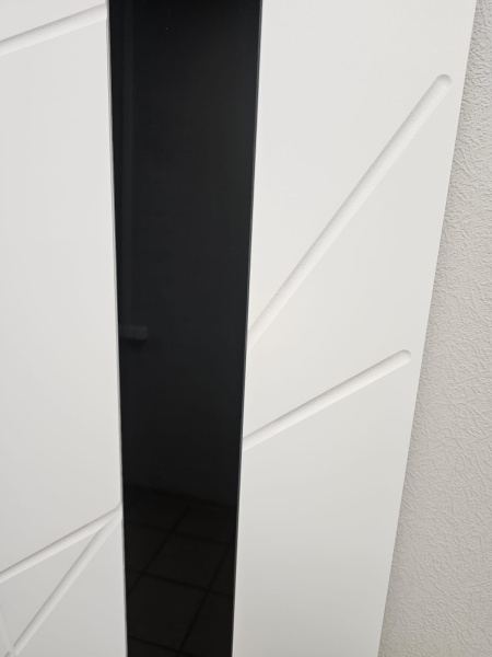 Межкомнатная дверь FlyDoors LINE 02 ДГ