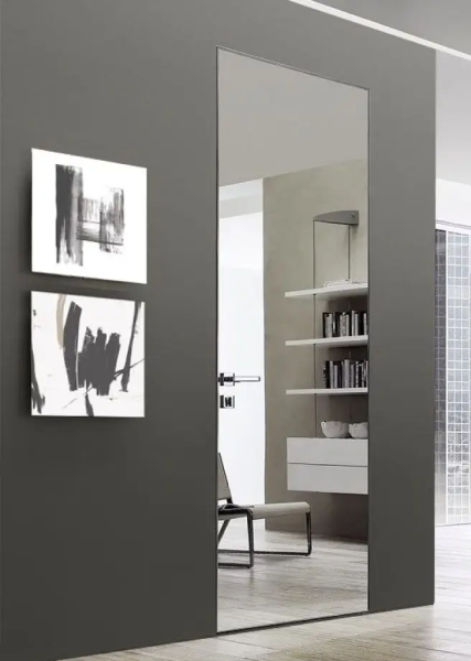 Скрытая дверь INVISIBLE ЗЕРКАЛО+грунт алюм.кромка черная  900х2000